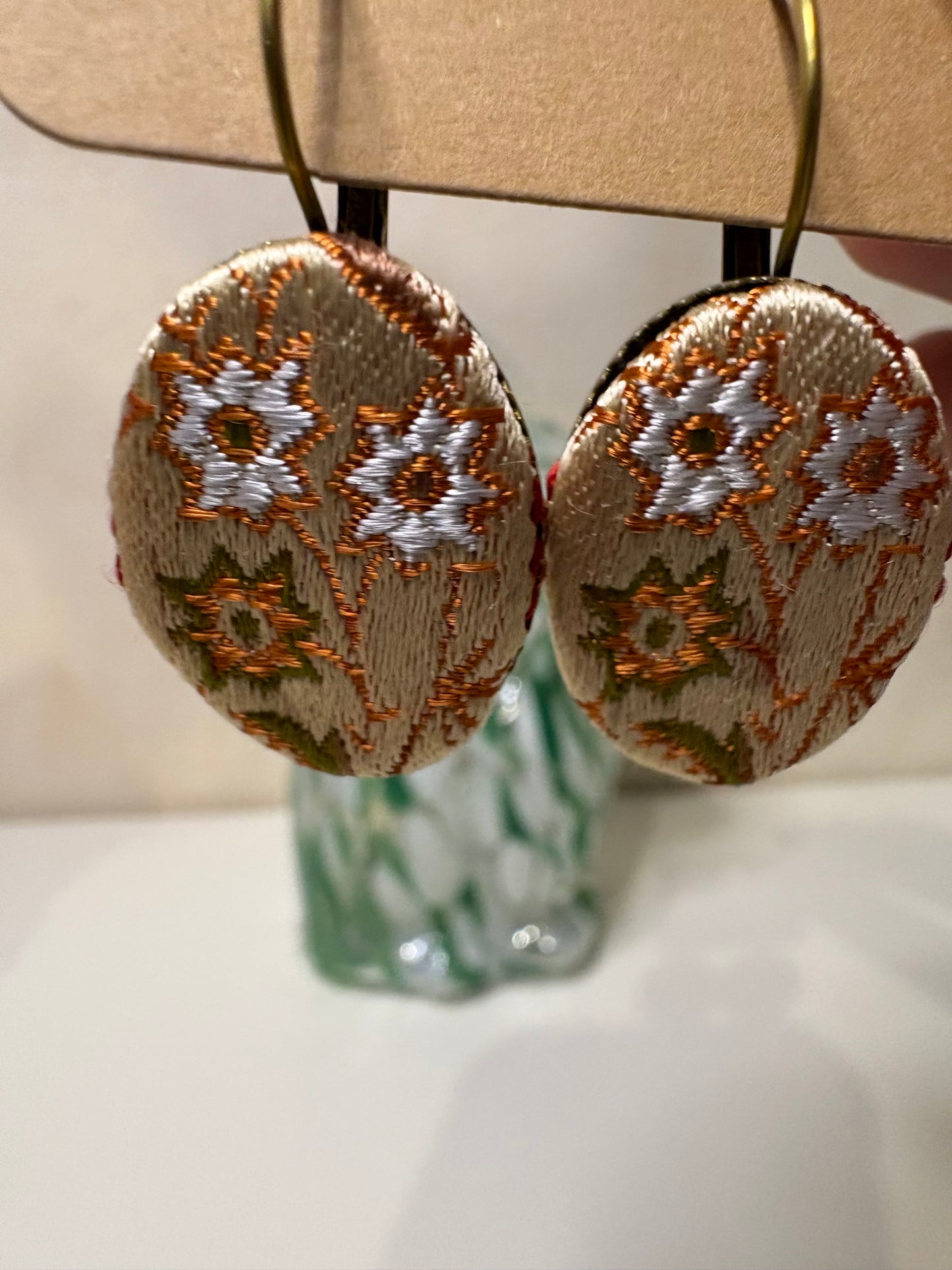 E Boucles d'oreilles fabrication artisanale