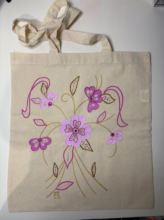Tote bag peint et brodé à la main . Beige , rose et violet