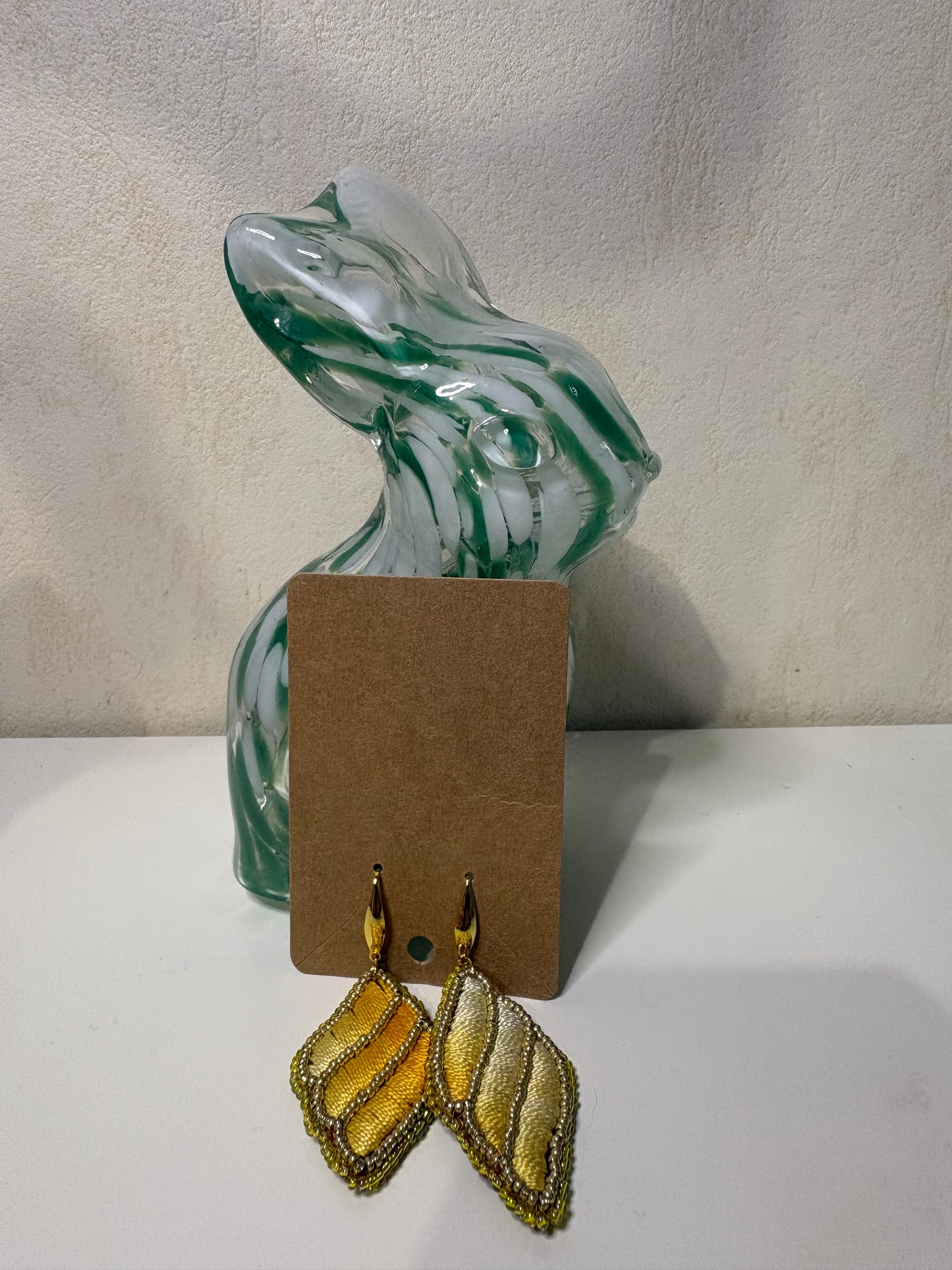 E Boucles d'oreilles fabrication artisanale