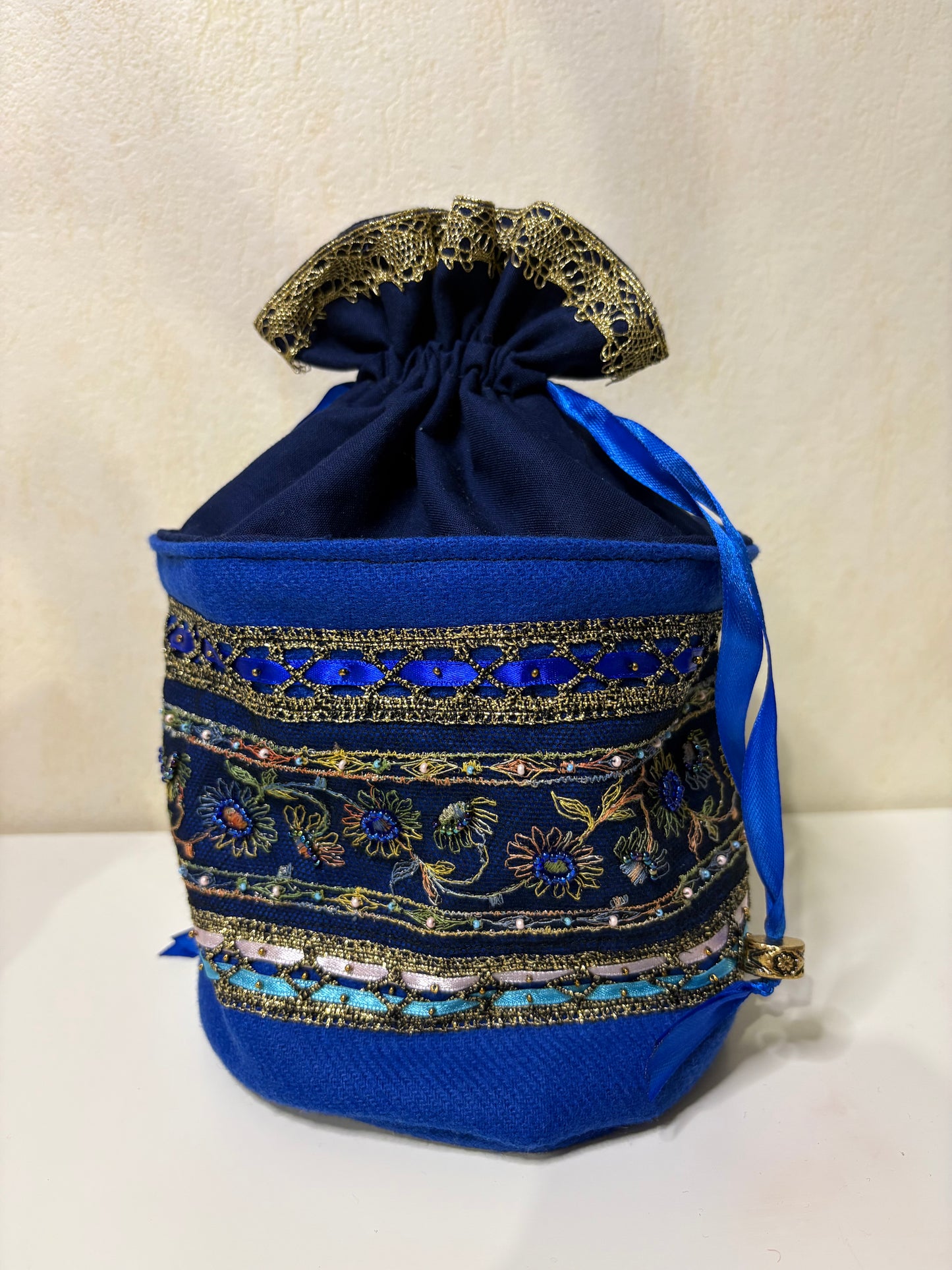 Petit sac brodé main Bleu