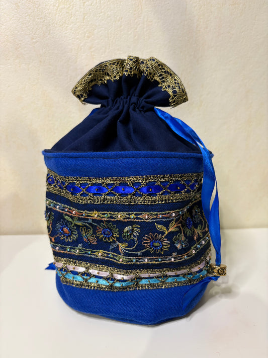 Petit sac brodé main Bleu