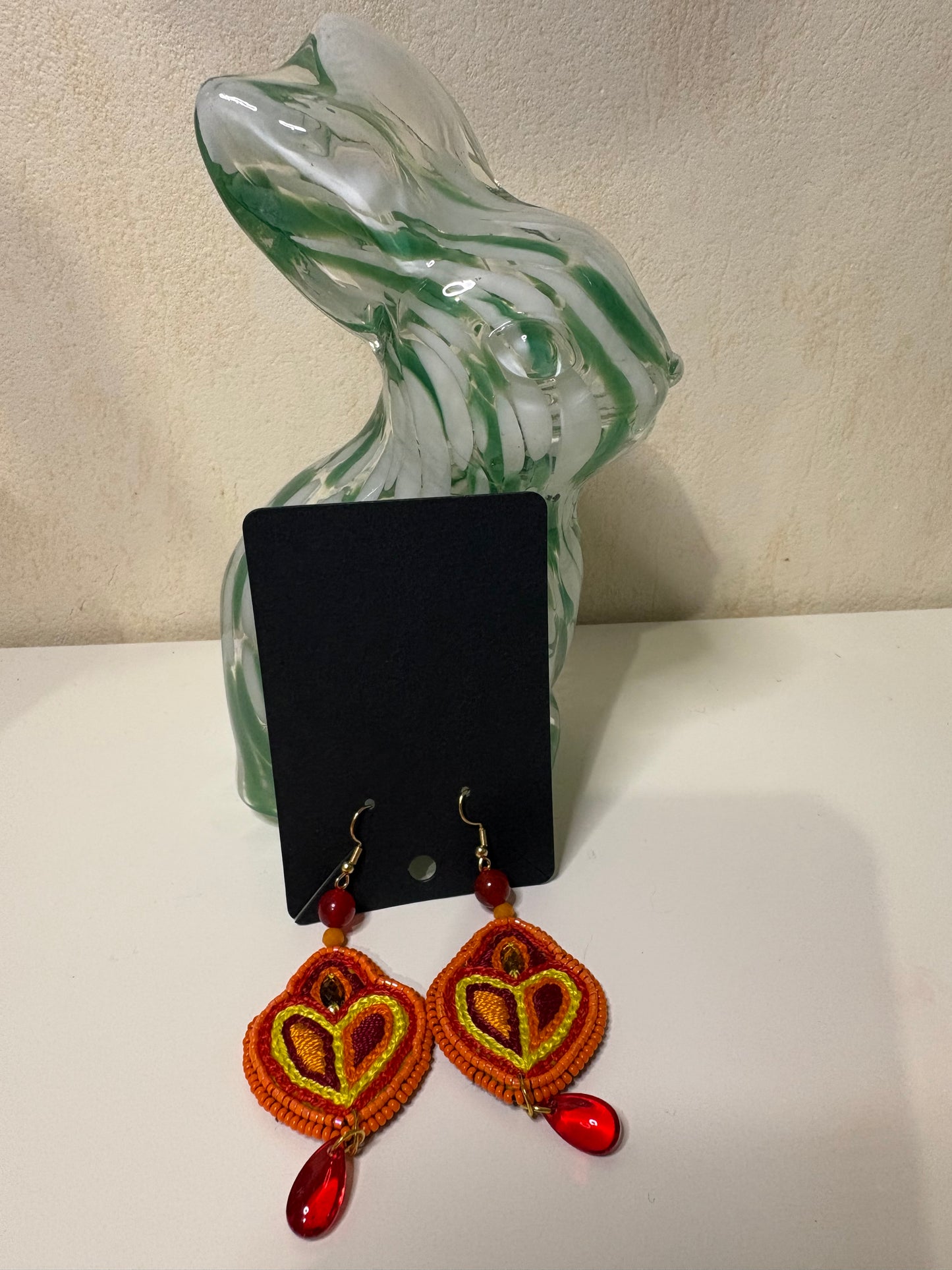 E Boucles d'oreilles fabrication artisanale